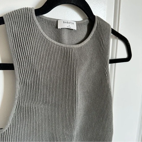 ARITZIA Babaton
SCULPT KNIT RACER TANK Pewter Grey - Picture 2 of 3